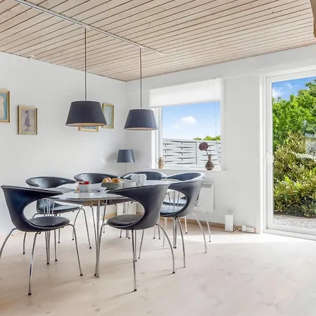 Lotte - 1-5km From The Sea By Interhome